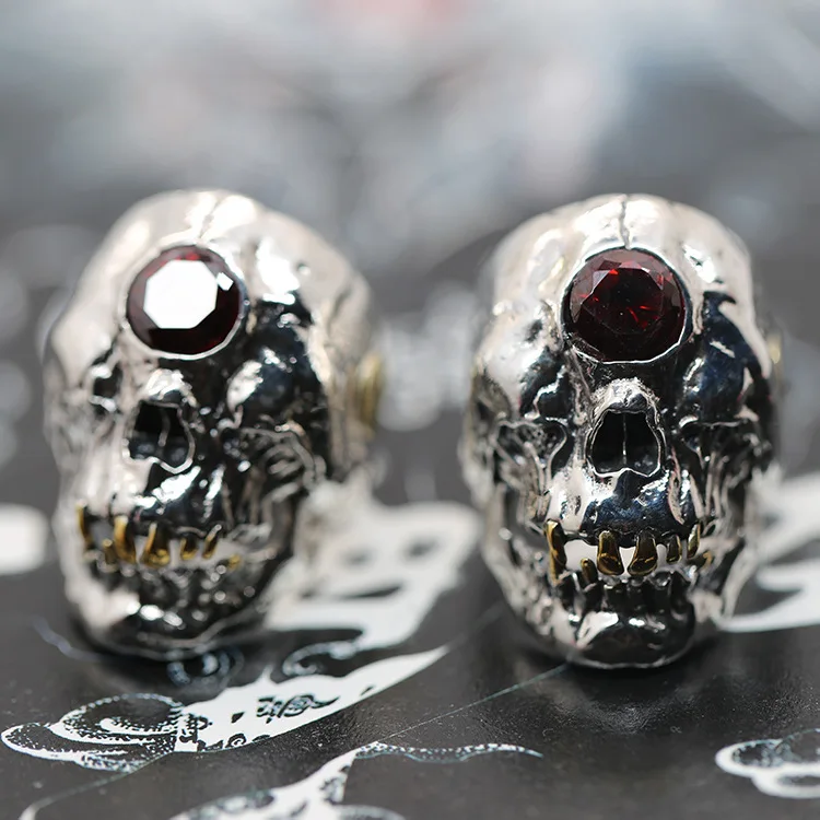 

Personality Cyclops Skull Ring Red/Green/Blue Zircon Motorcycle Party Biker Ring Domineering Couple Ring Men Women Jewelry
