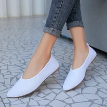 Женские лоферы размера плюс; коллекция года; летние дышащие удобные туфли на плоской подошве с плетением; мягкие женские балетные туфли с острым носком на нескользящей подошве