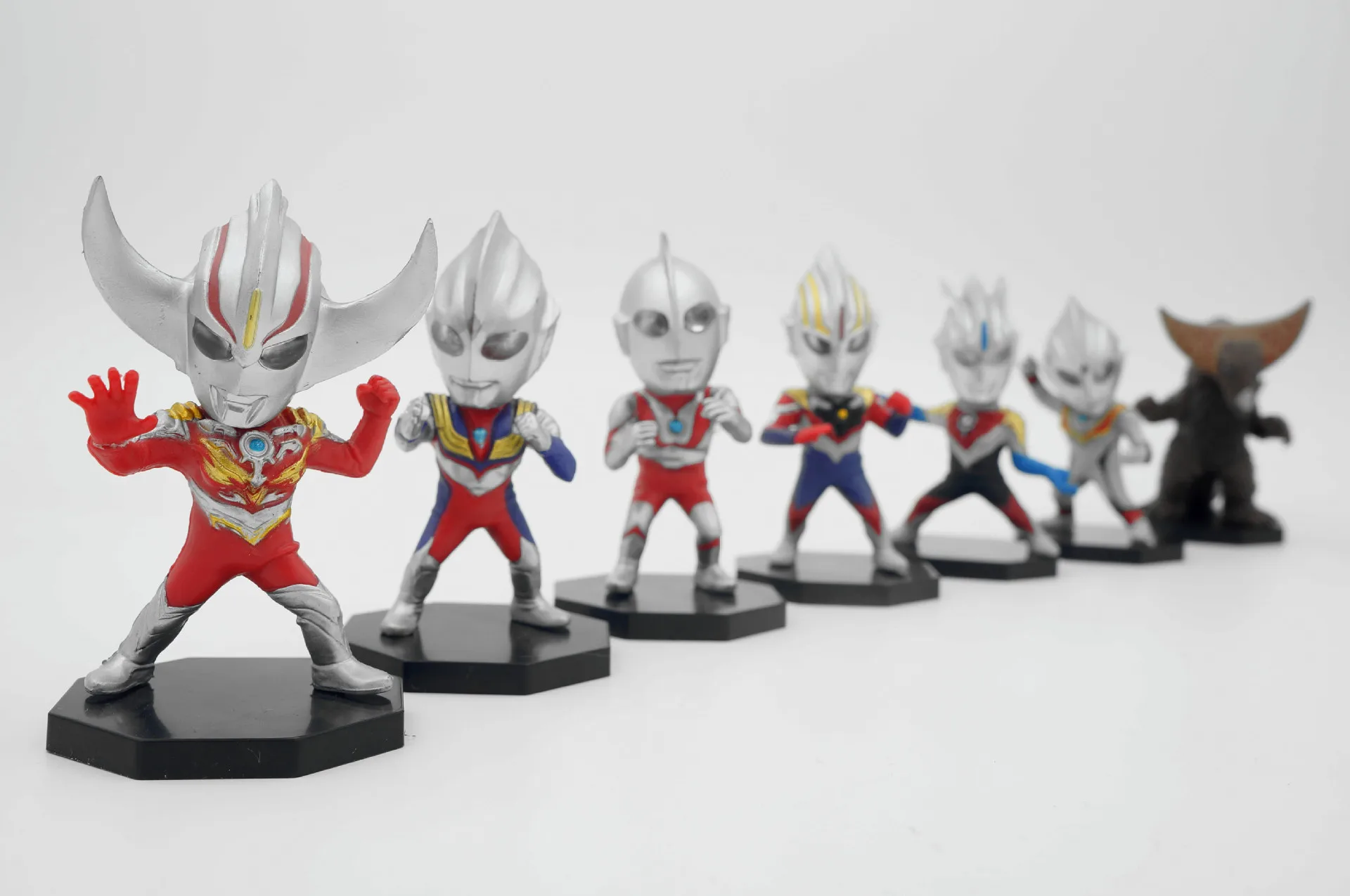 

Ultraman Special Photo a Reward 7-Tiga Taylor Severn Cake Toy Superman Garage Kit Model Ornaments