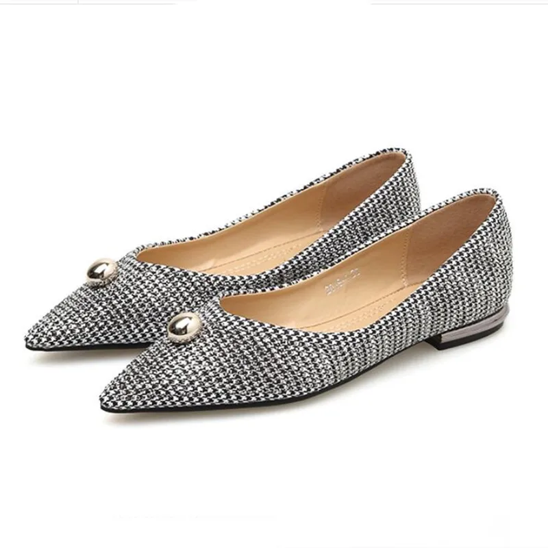 New type of hollow pointed water drill flat sole shoe woman