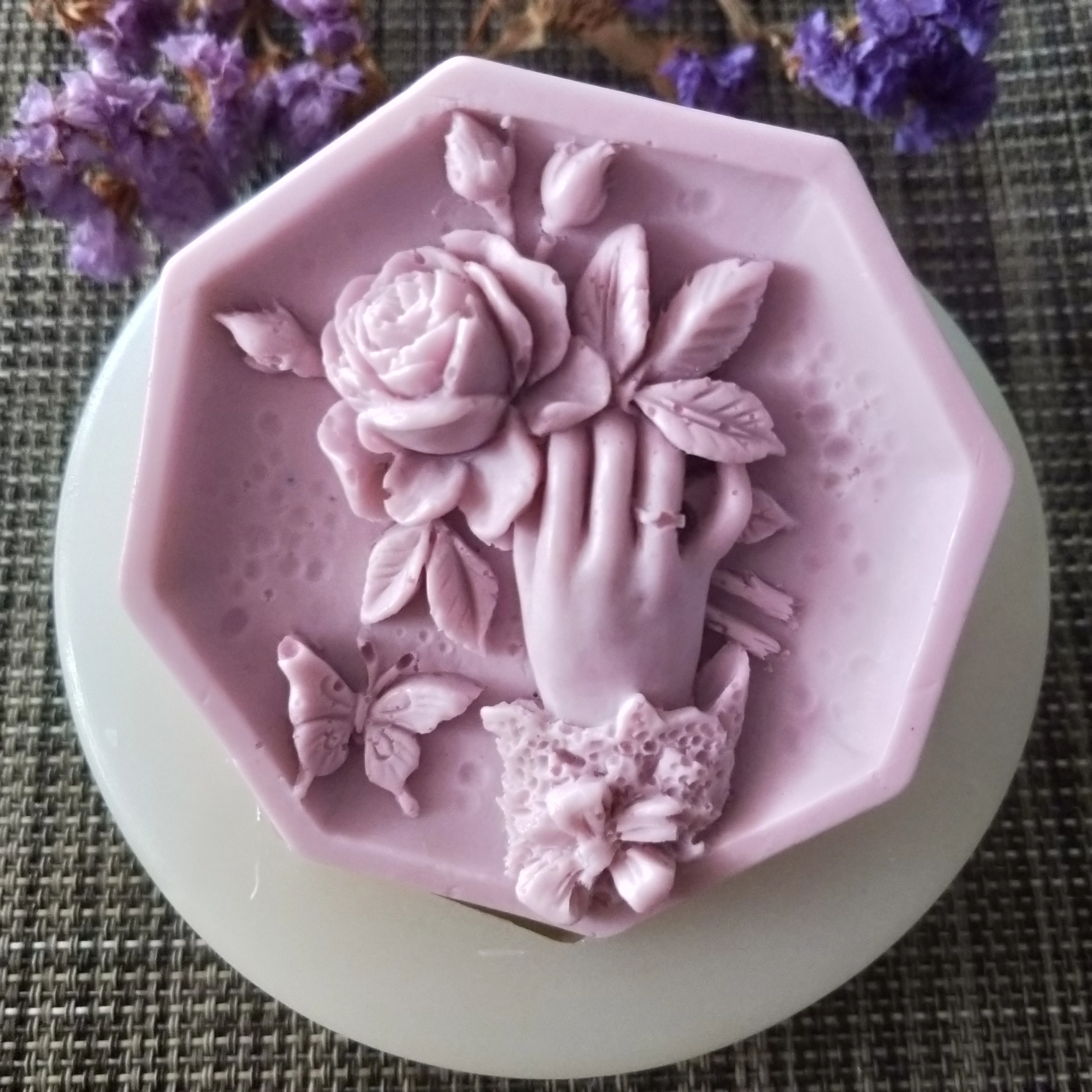 

HC0133 PRZY Holding flowers butterfly flowers Soap Molds Silicone Mold Clay Resin Gypsum Chocolate Candle Candy Mold