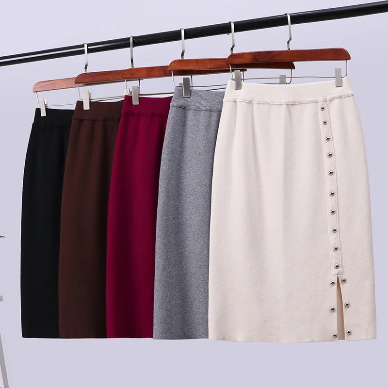 GCAROL/новая осенне-зимняя Корейская трикотажная юбка с заклепками и разрезом эластичная резинка на талии средней длины, эластичная трикотажная юбка