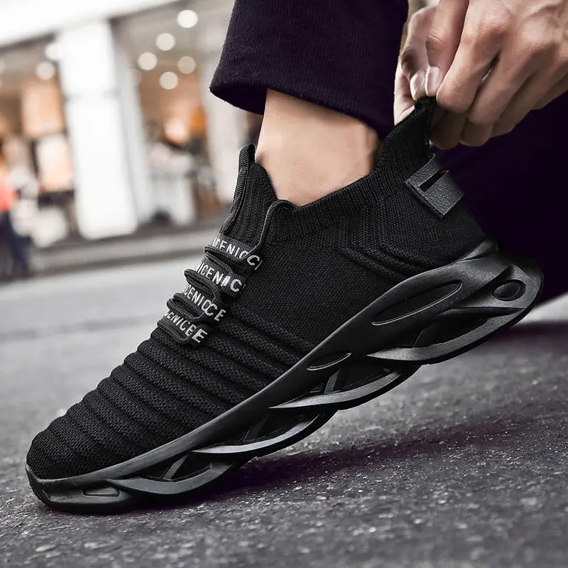 

Men's sports and leisure shoes stretch socks shoes men's shoes wild Korean youth trend black sports shoes