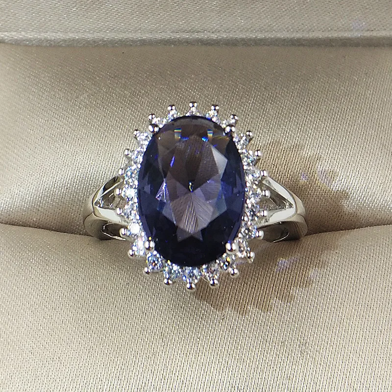 青色石のクラシックリング ハートシェイプブルージルコン ダイヤモンドリング ZI 2.07ct D