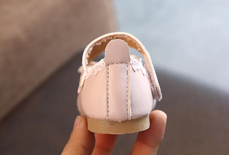 Новые Вечерние Нескользящие кожаные туфли для маленьких девочек от 6 месяцев до 3 лет кружевные туфли принцессы с бантом для маленьких девочек Нескользящие вечерние туфли для новорожденных