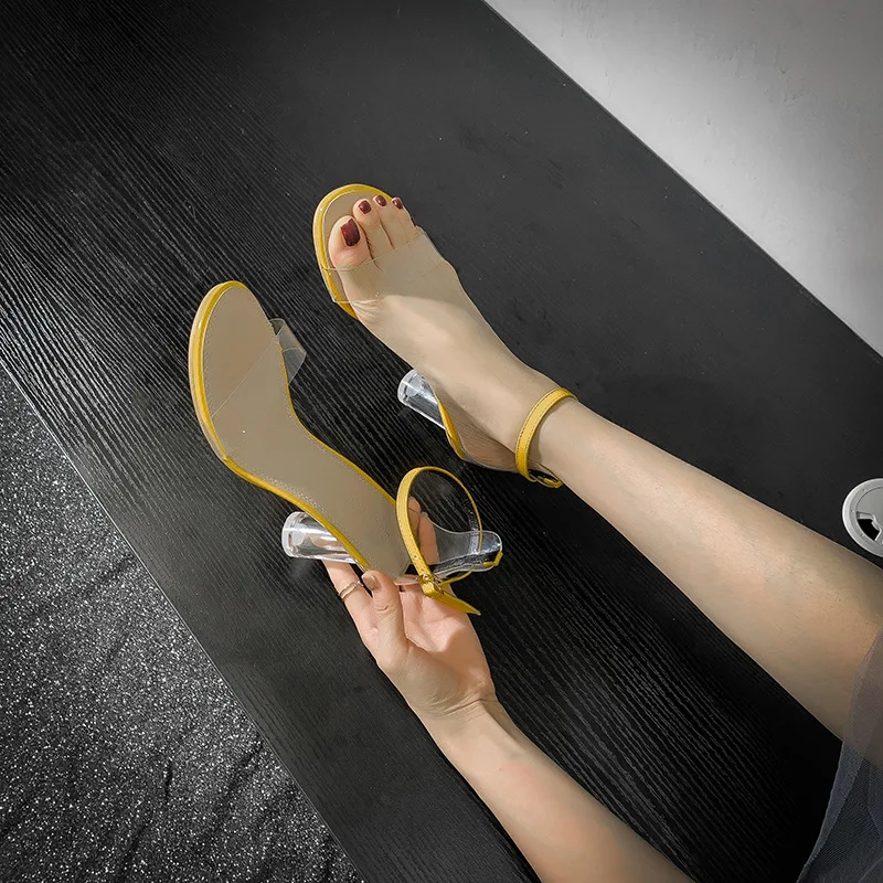 

2019 Summer New Style round Open Toe Sandals A- line Buckle Transparent PVC Joint shui jing gen WOMEN'S Sandals 668-1