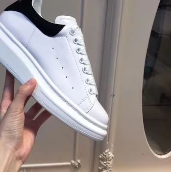 

Men's and women's casual shoes sports white shoes 2020 spring and autumn new all-match thick-soled inner heightening casualshoes
