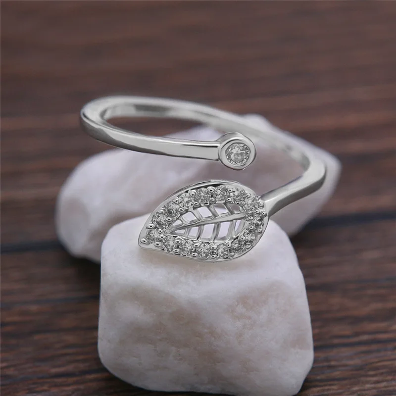 

Women's Ring, European and American Personality, Simple Fashion, Micro-inlaid Zircon!