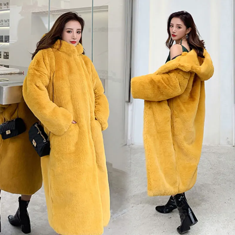 yellow Прошитой подошве; теплые зимние плюшевые тапочки с мехом пальто Для женщин, модная зимняя куртка с капюшоном и свободные пальто с искусственным мехом Для женщин теплая плотная длинная куртка C мехом женские kamizelka futerko 30 - Цвет: yellow