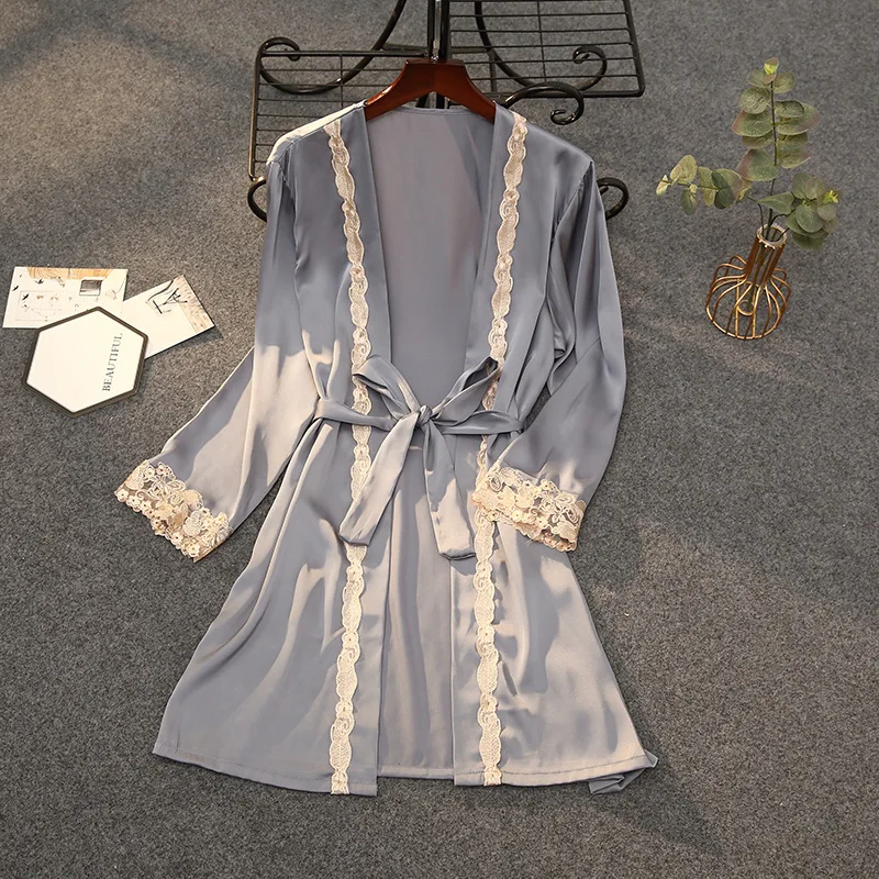Шелковистый женский халат с V образным вырезом Золотой кружевной атласный