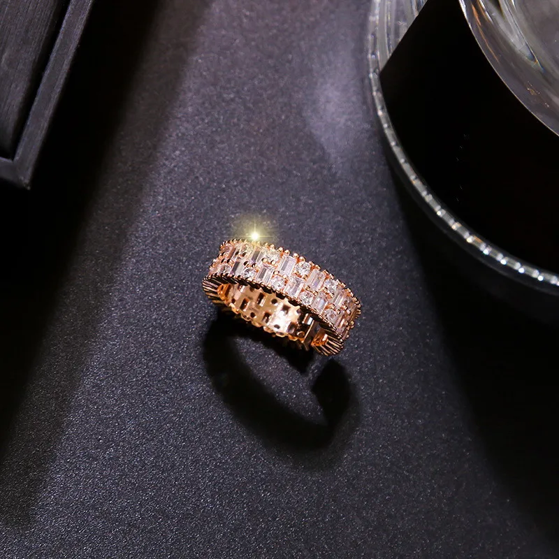 11657592466_1661689113