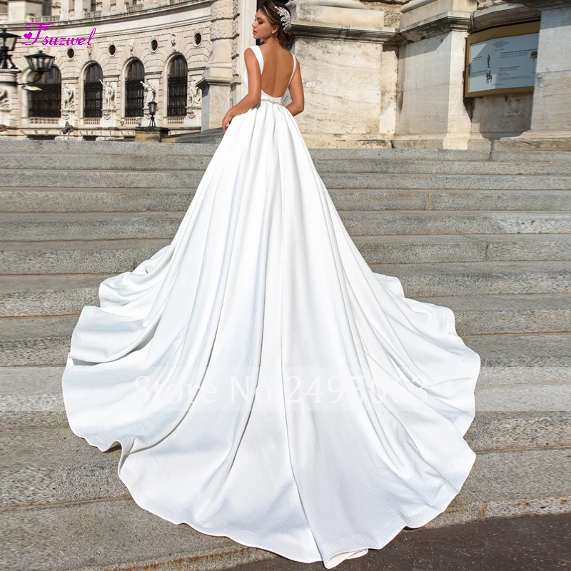 Fsuzwel New Romantic Scoop Neck Backless A-Line Wedding Dresses Luxury Crystal Sashes Princess Bridal Gown Vestido de Noiva
