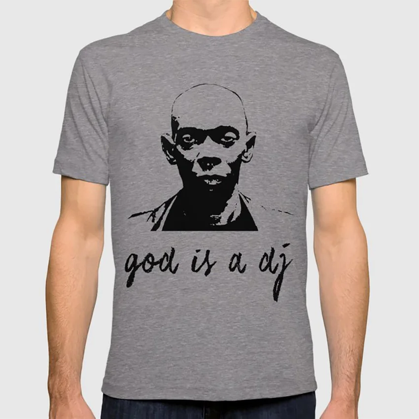 Футболка с надписью «faitless-God is a DJ»