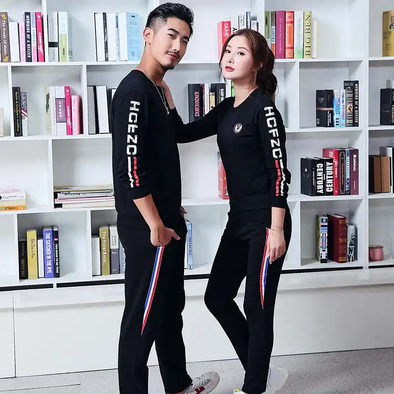 Conjunto deportivo de dos piezas con estampado Love