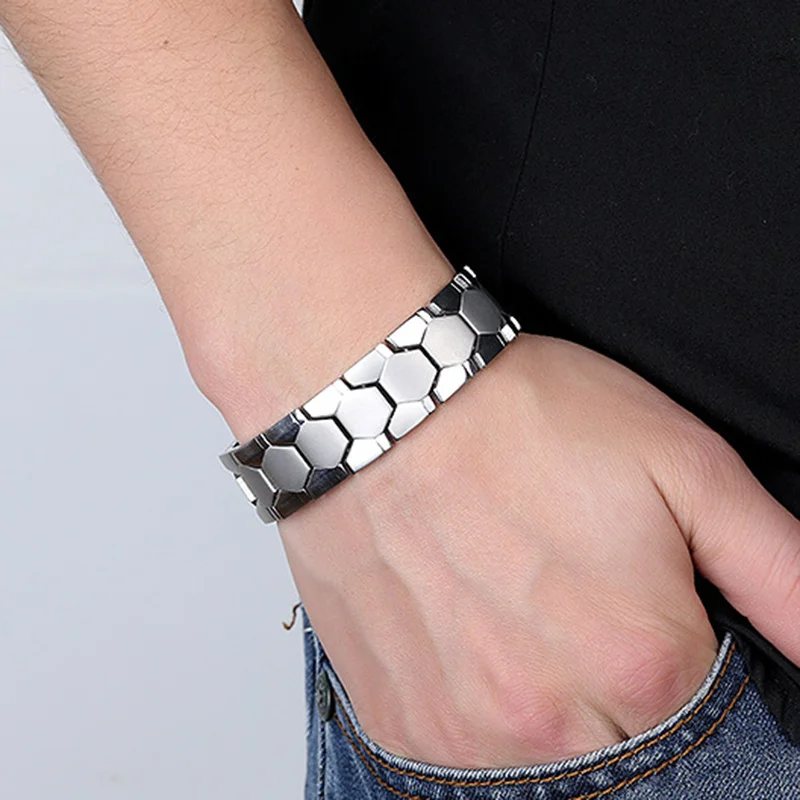 

Men Titanium Steel Bracelets Radiation Protecting Magnet Bracelet for Travel Business TC21