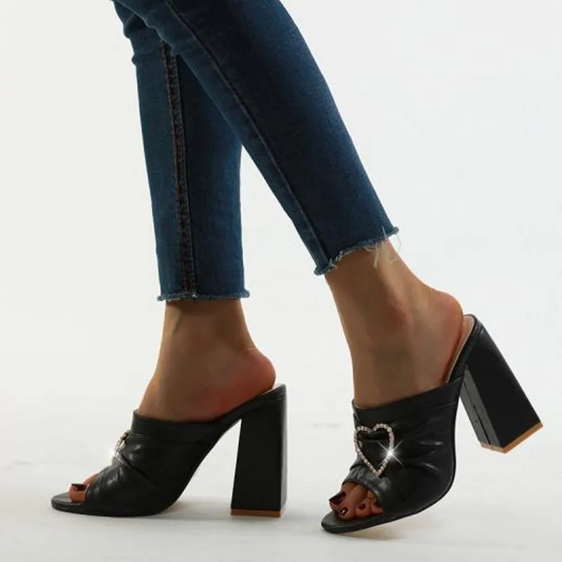 

Autumn new Rhinestone sandals women's 40-42 large thick heel red European and American open toe women's shoes