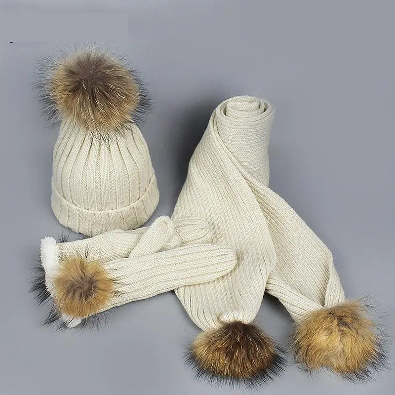 Зимний теплый вязаный шарф шапка и наборы с перчатками шарфы настоящий помпон из меха енота модный головной убор шарф Набор для женщин Skullies