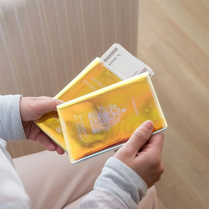 1 шт., лидер продаж, модная Лазерная ПВХ Обложка для паспорта, Женский органайзер для хранения, чехол для карт, бизнес, кредитные аксессуары для путешествий