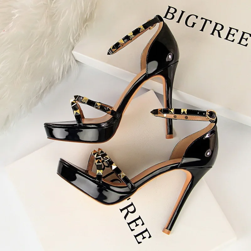2019 verano сексуальный клубный nocturno super zapatos de tacón alto ounico impermeable plataforma charol tacones altos metal