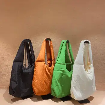 

New high quality fashion trend personalized simple large capacity lightweight down handbag for women
