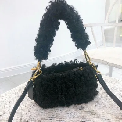 Fashion Solid Color Wool Women Hand Bags Autumn Crossbody Bags For Women Clutch Wool Shoulder Bags Lamb Hair Chain Shoulder Bag - Цвет: Черный