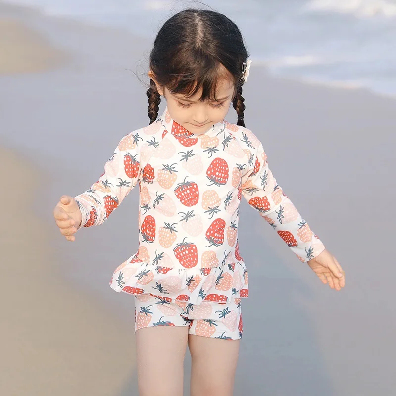 

2021 New Summer 2-10 Years Children Swimsuit Long Sleeve Girls Swimwear Cute Sweet Strawberry Hot Spring Bathing Suits 2 Pieces