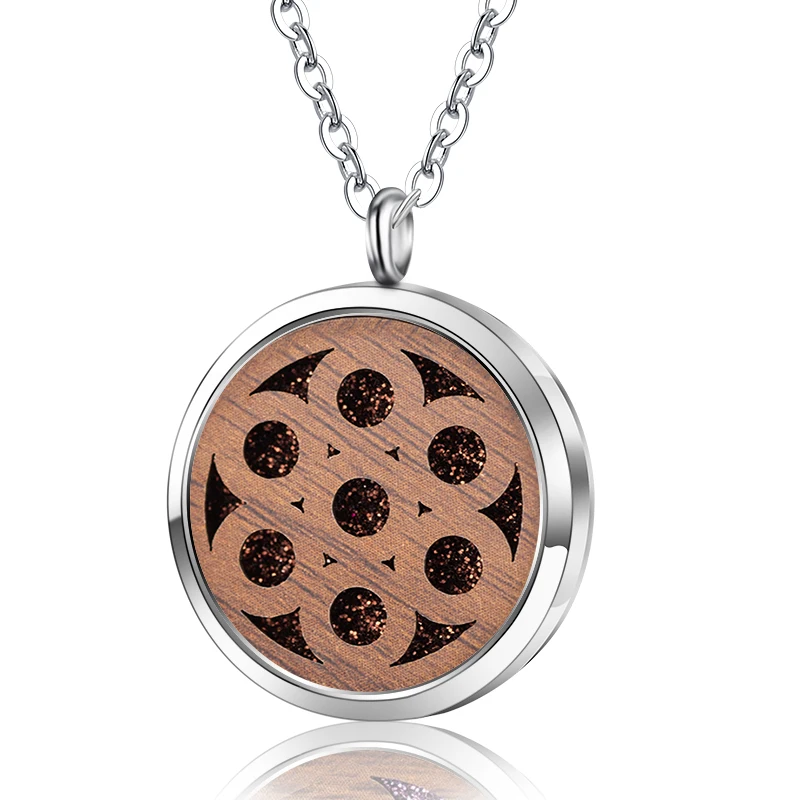 

Hollow aromatherapy box pendant necklace new magnetic aromatherapy essential oil diffuser environmentally friendly alloy jewelry