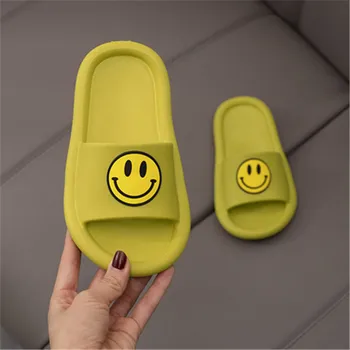 

2020 High Quality children's sandals kids slippers boys girls cute Smile Summer idoor non-slip bathroom Garden Shoes