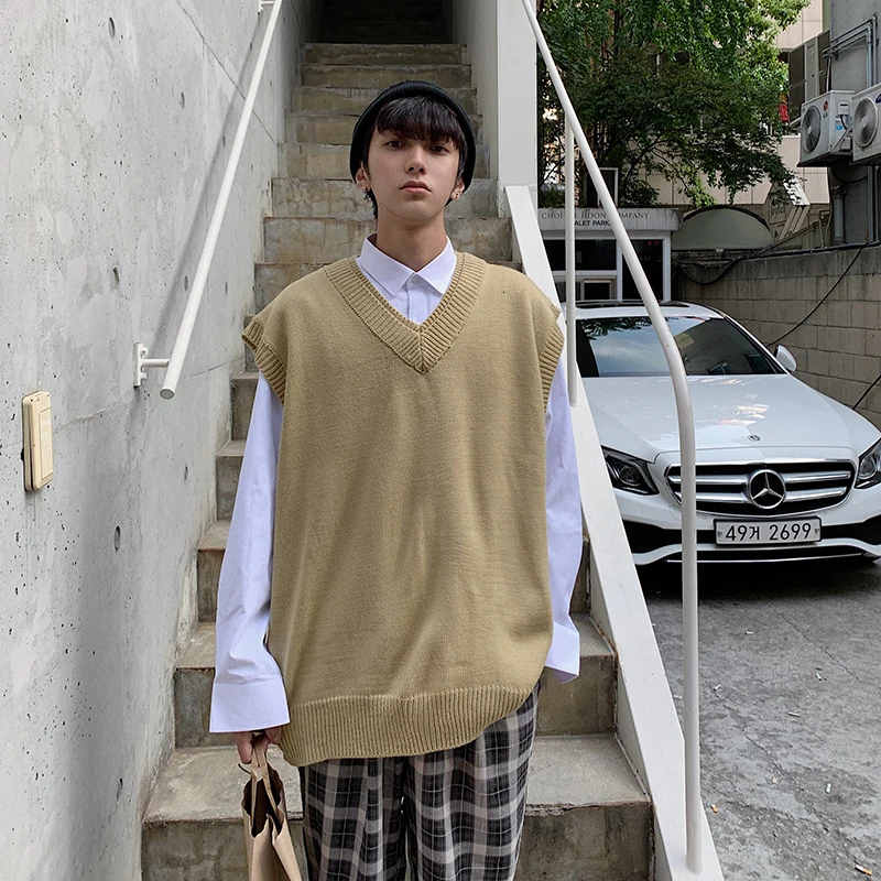 Winter New Sweater Vest Men Warm Fashion Solid Color Casual V-neck Sweater Pullover Man Streetwear Wild Loose Sleeveless Sweater Winter New Sweater Vest Men Warm Fashion Solid Color Casual V-neck Sweater Pullover Man Streetwear Wild Loose Sleeveless Sweater