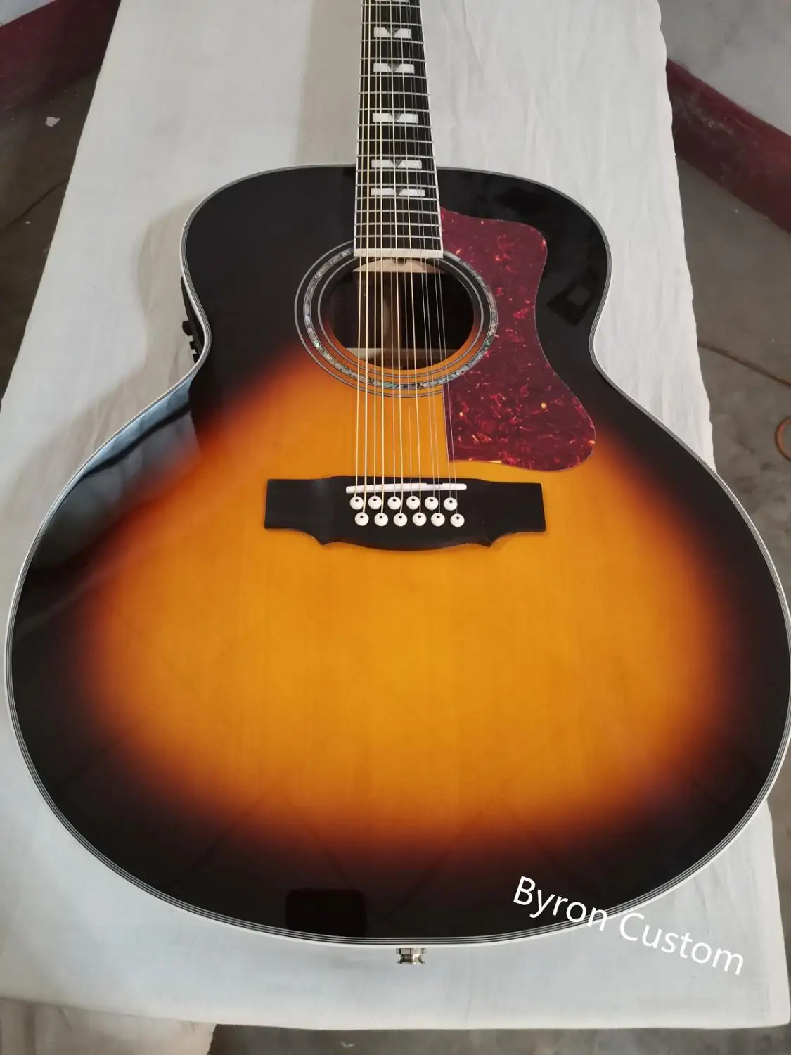 Skup Darmowa wysyłka heban podstrunnica F512 model sunburst rozmiar jumbo 12 ciąg akustyczna gitara elektryczna solidna gitara styl gildii