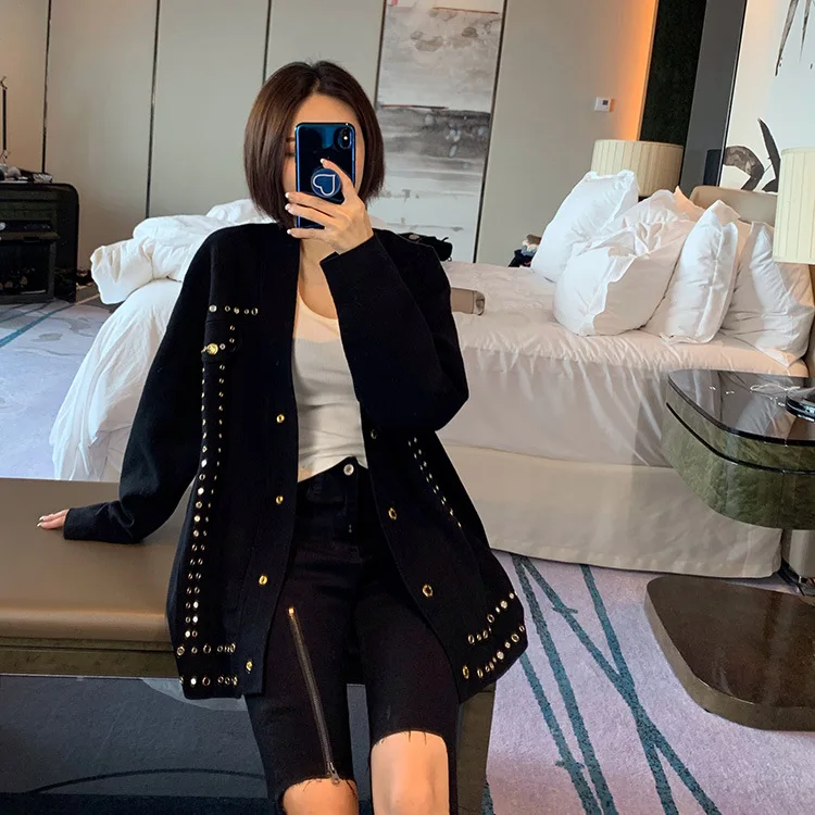 

2019 Black Coat Autumn Street Punk Loose Rivet Pocket Metal Button Knit Cardigan Show Thin Coat V-Neck Jacket Women Coat