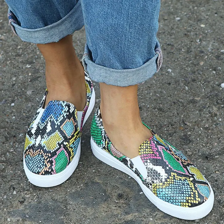 Snake pointed toe flats Women pu Leather Loafers Shoes Autumn Soft Moccasins Slip-On Shallow Breathable Femme Flats Shoes Woman