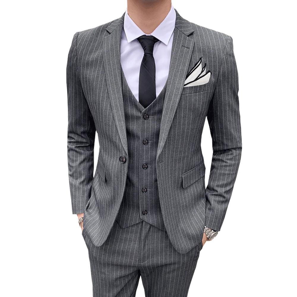 Костюм мужской. Полосатый костюм мужской. Антрацитово-серый костюм мужской смокинг. Тонкий костюм. Костюм мужской классический молодежный.