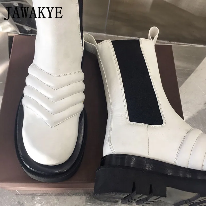 New Corrugated Round toe Thick bottom ankle Boots for women brown black wave Leather Runway Shoes flat Motorcycle Martin boots