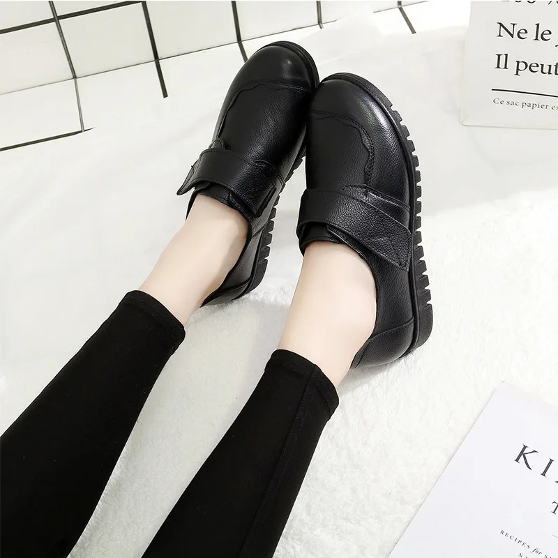 

Autumn Velcro Genuine Leather Mom Leather Shoes Soft Bottom Anti-slip Elderly People WOMEN'S Shoes Flat Grandma Shoes