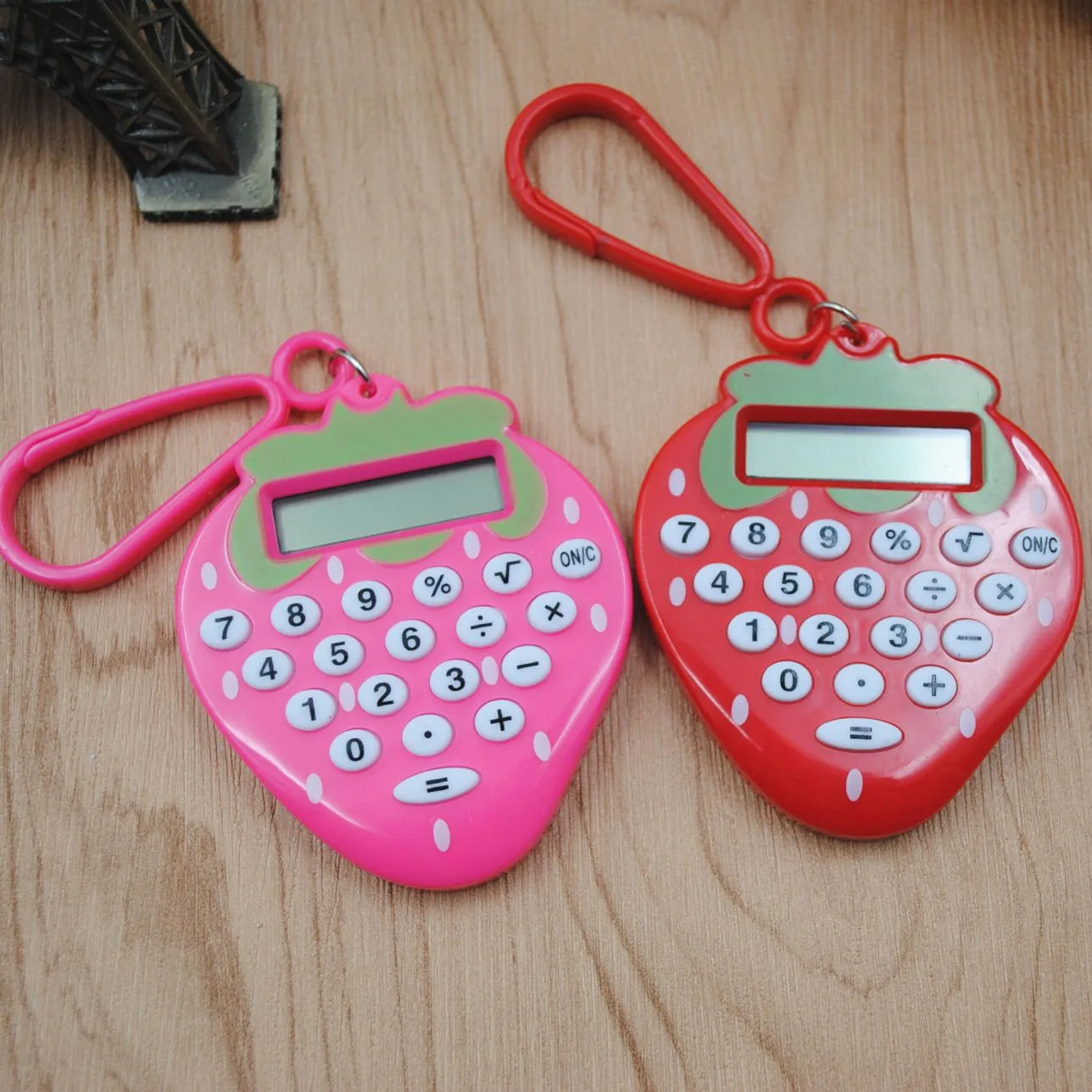1 шт., калькулятор в форме клубники, мини-калькулятор для студентов, электронный калькулятор, карамельный цвет, калькулятор, офисные принадлежности, подарок, супер маленький