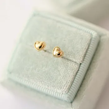 

CMajor 9K Solid Gold Earring Fashion Temperament Delicate Lovely Sweet Heart-shaped Minimal Simple Stud Earrings Gift for Women