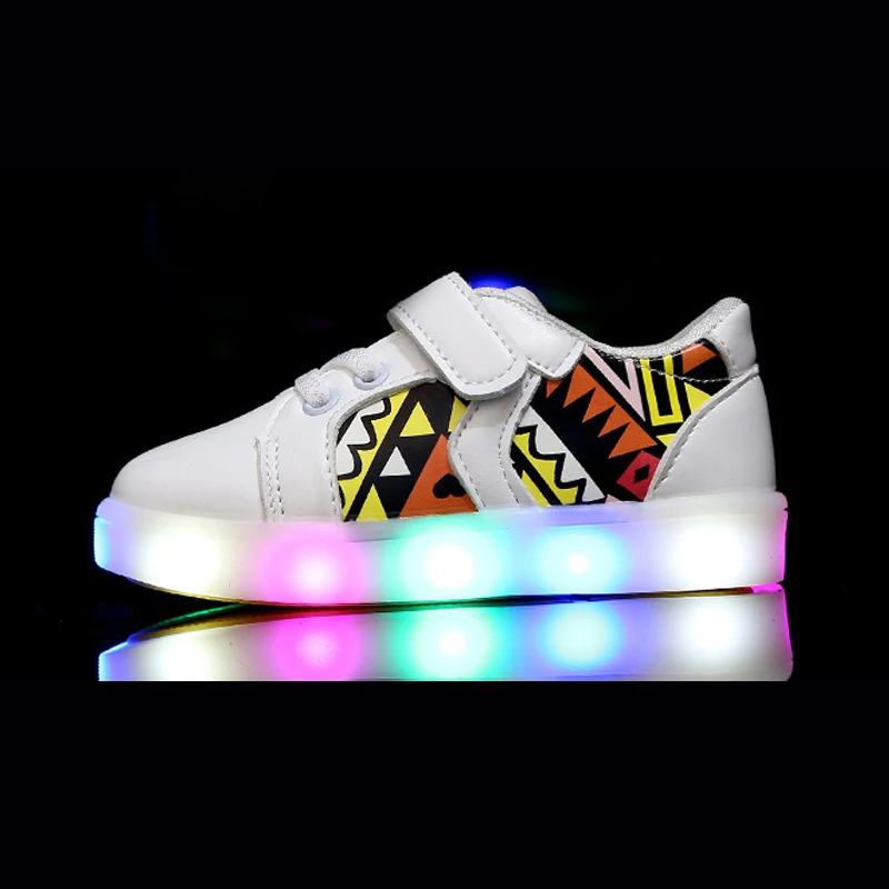 

Kids LED Shoes Boys Girls Baskets Led Colorful Luminous Shoes Toddler Tenis Led Shoes Children Flat Light Up Shoes EU Size21-30
