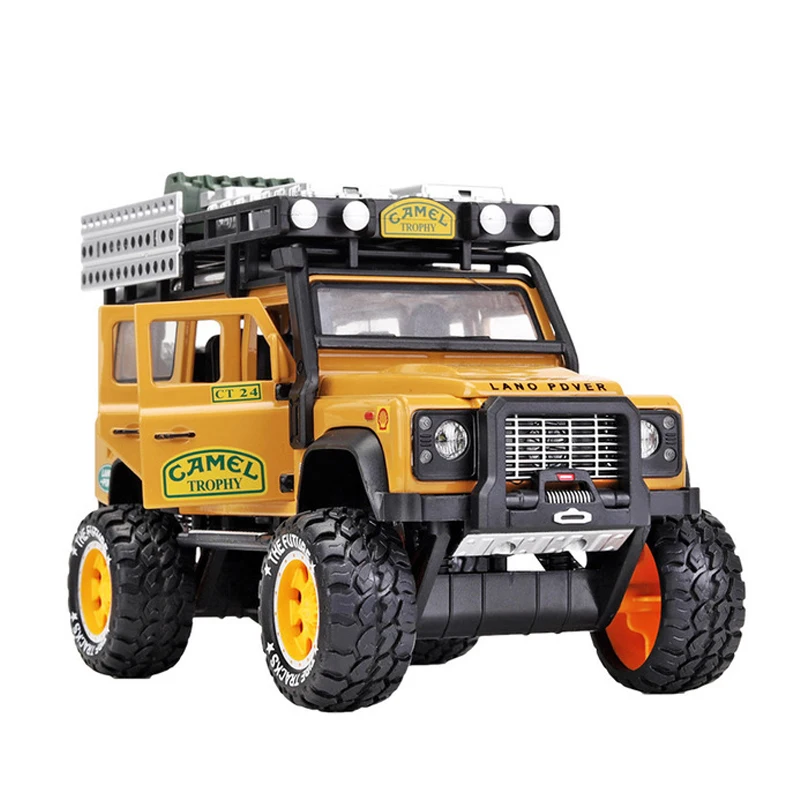 1:28 литая под давлением модель автомобиля Land Rovers Suv Металлический Игрушечный Автомобиль со звуком, подвесной светильник для детей, подарок для отслеживания - Цвет: Цвет: желтый