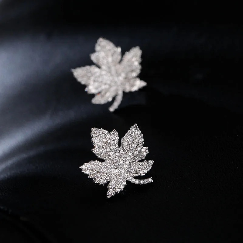 

2019 Hot Fashion Wholesale Jewelry S925 silver zircon studded maple ear studs For Women Bijoux