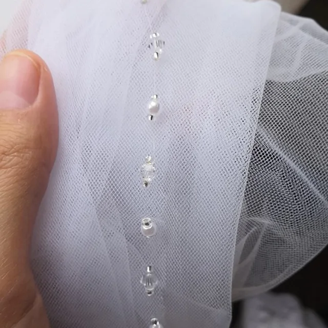 White/ Lvory 1 Tier Fingertip Wedding Veils Crystal Pearls Cut Edge Bridal Veil with Comb Bridal Accessories white