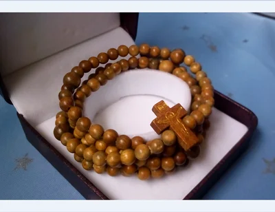 Natural green sandalwood beads multi-circle winding cross bracelet 15 end rose prayer beads Catholic relics, religious supplies