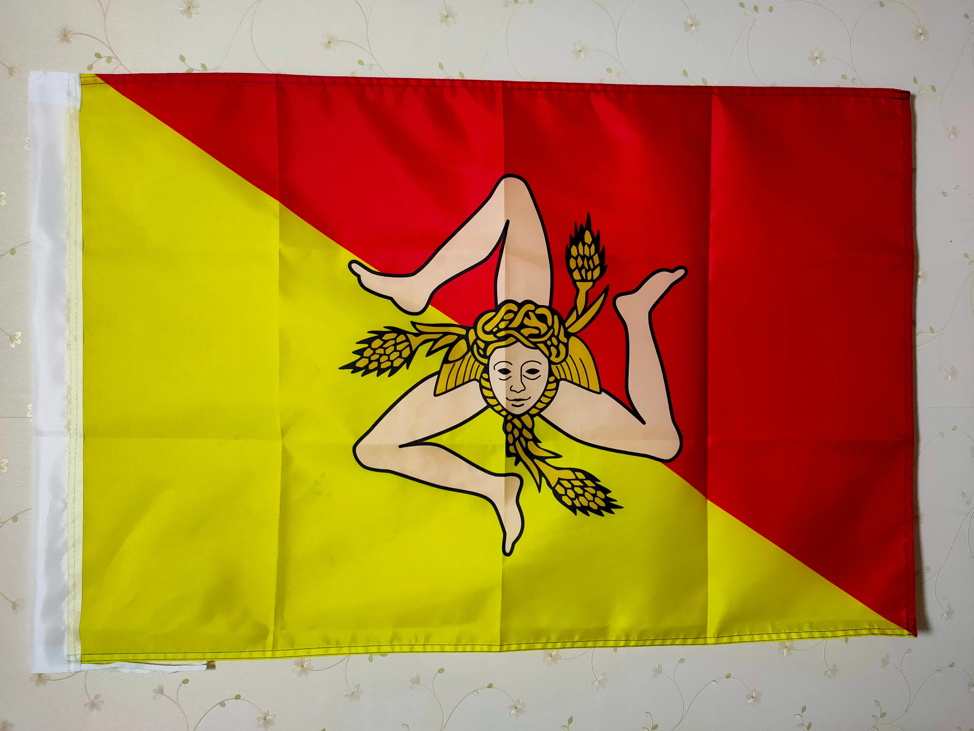 Bandiera Della Sicilia Banner Bandiera Della Sicilia Trinacria Personalizzato Qualsiasi Dimensione Banner Stampato 3X5 Ft 100D Poliestere