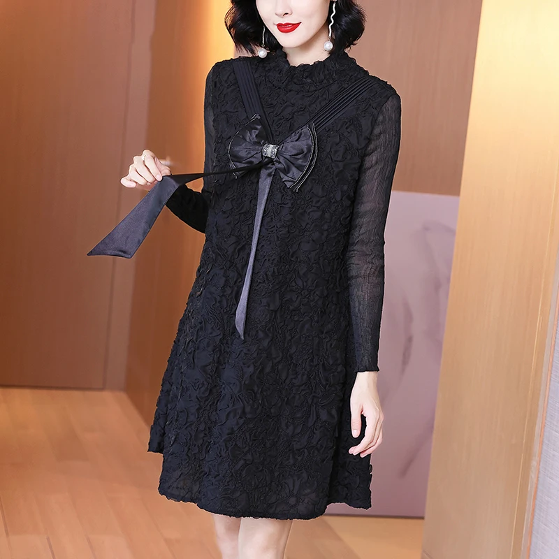 

Plus Size Long sleeve Dress 2020 Women Autumn and Winter High Quality Embroidered Stand Collar Loose Dress For Women 45-70kg