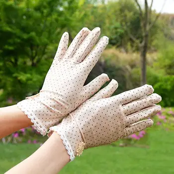 

Women's Fashion Cotton Summer Gloves Lace Patchwork Anti-skid Gloves Femme Protection Glove Thin Driving Dot Gloves Short S U9A0