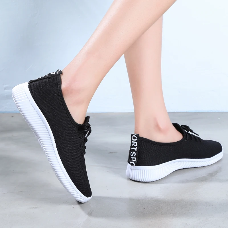 Men and women lightweight walking shoes soft and comfortable soles walking shoes breathable men's walking shoes sneakers women - Цвет: Men black and white