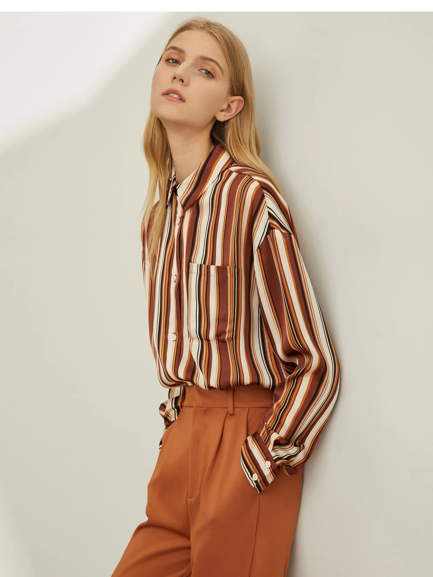

Amii minimalist lazy sleeping clothes wind striped shirt 2019 autumn lapel straight tube falling shoulder chiffon shirt girl