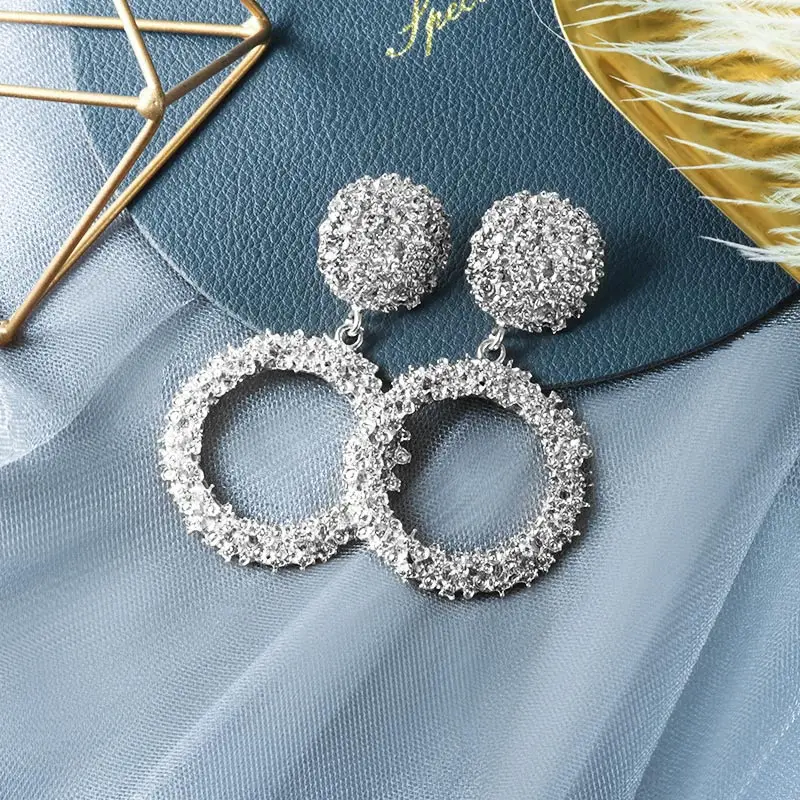 Silver Новые модные золотые Висячие Винтажные серьги для женщин массивные геометрические несимметричные висячие серьги Свадебные ювелирные изделия подарок - Окраска металла: Silver