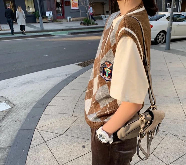 FireShot Capture 373 - 林珊珊 小熊维尼菱格初秋薄款长袖毛针织开衫新款女毛衣宽松上衣-贝迪克-广州批发_ - https___www.vvic.com_item_17675799