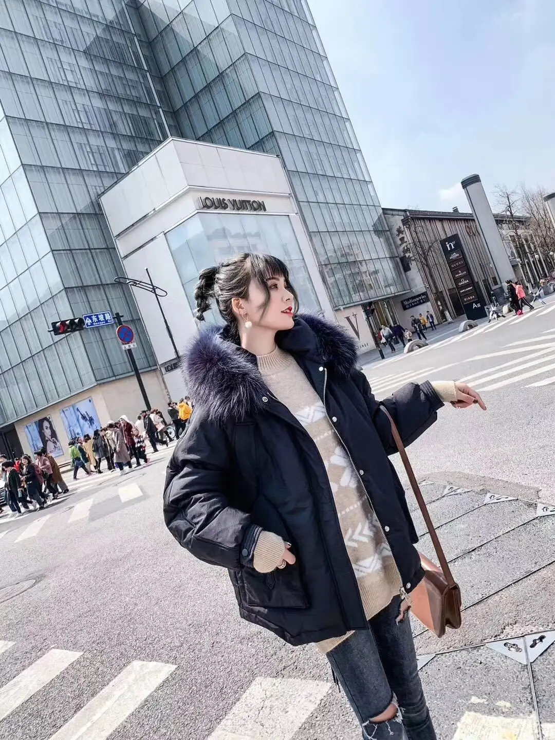 Короткий пуховик из Южной Кореи Dongdaemun, Женский плотный приталенный пуховик на белом утином пуху, пальто с большим меховым воротником, новинка зимы